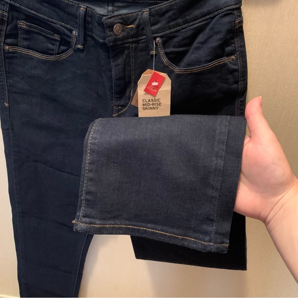NWT Levi’s Women’s Classic Mid Rise Skinny Jeans Size 8 - Picture 9 of 16